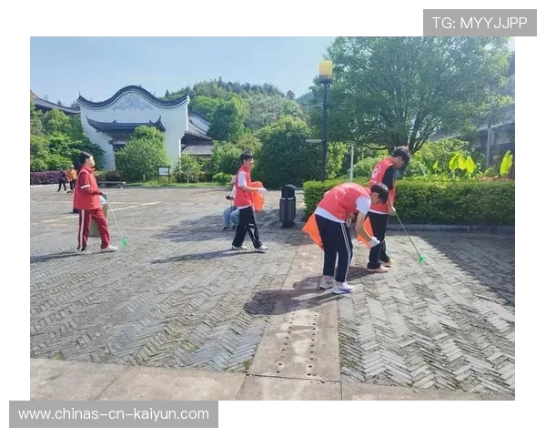 高山滑雪赛事推行环保志愿者垃圾分类宣导