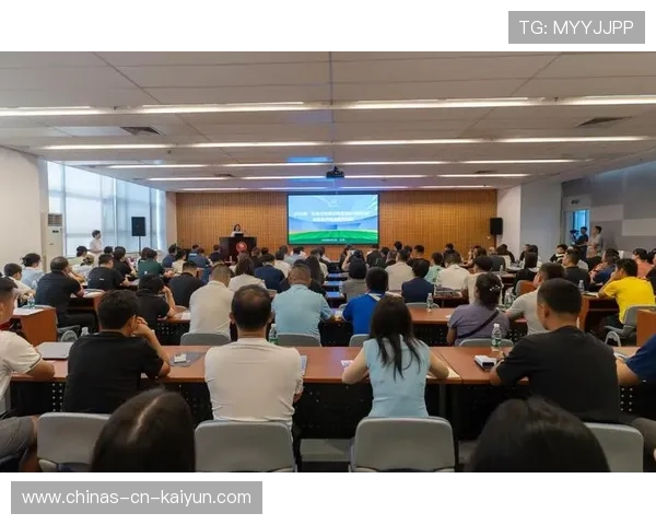 俱乐部加强青训教练队伍建设提高教学质量